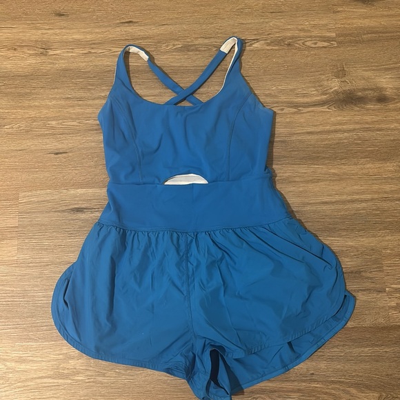 Free people righteous runsie. Color: blue print. Size medium. Like new - Picture 4 of 6